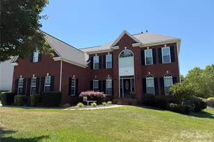 286 Corona Cir, Mooresville, NC 28117 - Photo 2