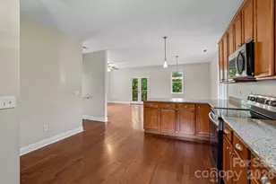 25 Houston St, Asheville, NC 28801 - Photo 12