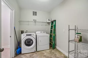 25 Houston St, Asheville, NC 28801 - Photo 36