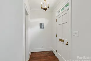 148 Perrin Pl, Charlotte, NC 28207 - Photo 14