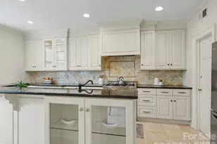 148 Perrin Pl, Charlotte, NC 28207 - Photo 8