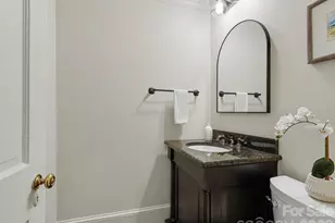 148 Perrin Pl, Charlotte, NC 28207 - Photo 16