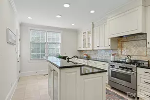 148 Perrin Pl, Charlotte, NC 28207 - Photo 8