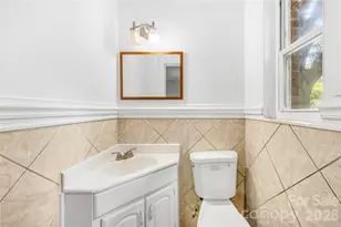 4418 N Sharon Amity Rd, Charlotte, NC 28205 - Photo 14