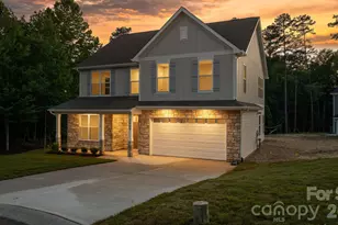 3869 12th Street Court NE, Hickory, NC 28601 - Photo 2