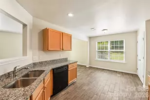 5904 Leawood Run Ct, Charlotte, NC 28269 - Photo 8