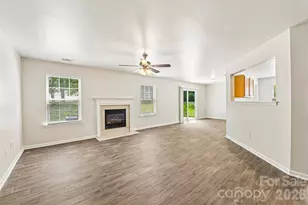 5904 Leawood Run Ct, Charlotte, NC 28269 - Photo 4