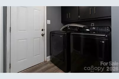 4900 Carriage Drive Circle, Charlotte, NC 28205 - Photo 14