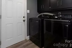 4900 Carriage Dr Cir, Charlotte, NC 28205 - Photo 14