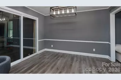 4900 Carriage Drive Circle, Charlotte, NC 28205 - Photo 6