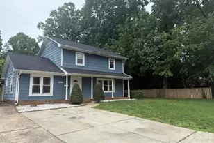 4900 Carriage Dr Cir, Charlotte, NC 28205 - Photo 2