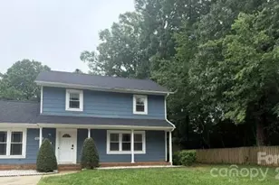 4900 Carriage Dr Cir, Charlotte, NC 28205 - Photo 1