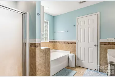 4816 Delprado Circle, Charlotte, NC 28216 - Photo 28