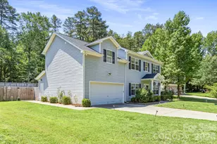 4816 Delprado Cir, Charlotte, NC 28216 - Photo 4