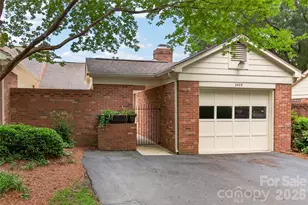 2405 Quail Lake Dr, Charlotte, NC 28210 - Photo 2