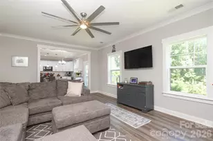 10105 Greenwood Ct, Charlotte, NC 28215 - Photo 12