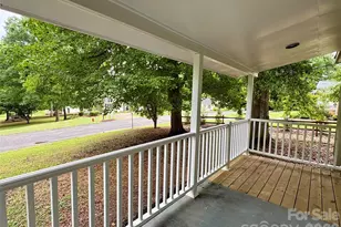 435 E Club Dr, Gastonia, NC 28054 - Photo 2
