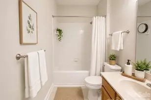 9813 Hyde Glen Ct, Charlotte, NC 28262 - Photo 6