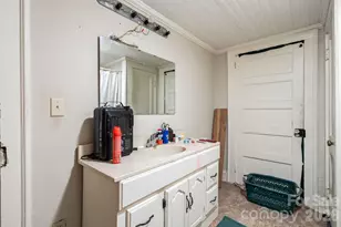 1311 N College Ave, Newton, NC 28658 - Photo 8