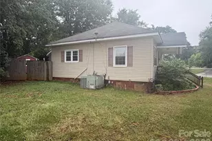 204 Madora St, Mount Holly, NC 28120 - Photo 2