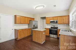 2910 Azalea Hills Dr, Charlotte, NC 28262 - Photo 10