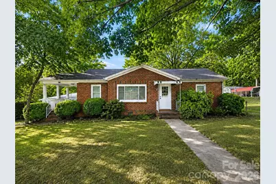 330 W 27th Street, Newton, NC 28625 - Photo 1