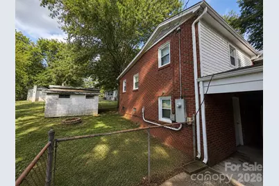 330 W 27th Street, Newton, NC 28625 - Photo 4