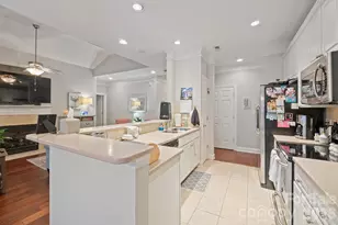 8829 Legacy Lake Ln, Charlotte, NC 28269 - Photo 10