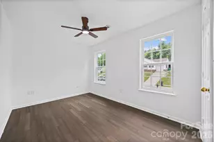 6226 Dumont Ln, Charlotte, NC 28269 - Photo 12