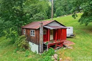 2216 Beans Creek Rd, Bakersville, NC 28705 - Photo 32