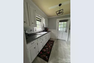 204 E Hargrave Street, Wadesboro, NC 28170 - Photo 6