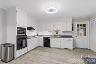 2728 India Hook Rd, Rock Hill, SC 29732 - Photo 14