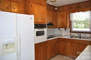 706 Hester Dr, Dallas, NC 28034 - Photo 6
