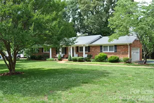 706 Hester Dr, Dallas, NC 28034 - Photo 1