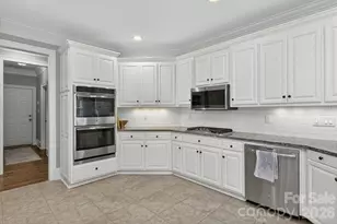 8707 Calumet Farms Dr, Waxhaw, NC 28173 - Photo 12