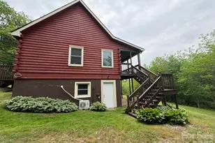 9064 Wildflower Ln, Newland, NC 28657 - Photo 6