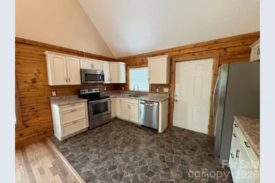9064 Wildflower Lane, Newland, NC 28657 - Photo 14