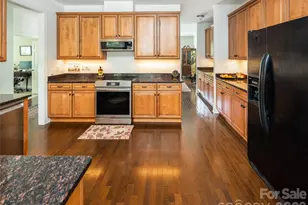 541 Welsh Partridge Cir, Candler, NC 28715 - Photo 10