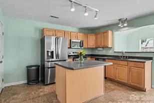 156 Barrington Dr, Mount Holly, NC 28120 - Photo 4