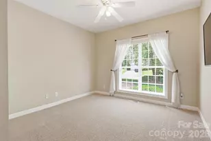 8526 Wren Creek Dr, Charlotte, NC 28269 - Photo 14