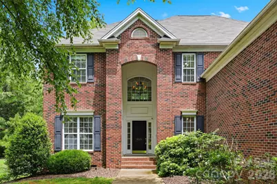 8526 Wren Creek Drive, Charlotte, NC 28269 - Photo 2
