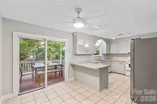7301 Park Vista Cir, Charlotte, NC 28226 - Photo 12