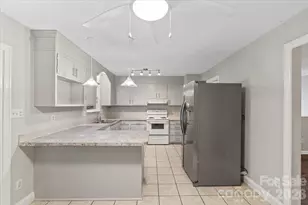 7301 Park Vista Cir, Charlotte, NC 28226 - Photo 10