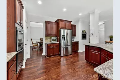 5021 Helena Park Lane, Matthews, NC 28105 - Photo 4