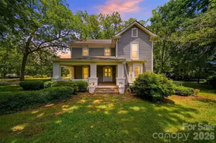 902 N Ashe Ave, Newton, NC 28658 - Photo 1