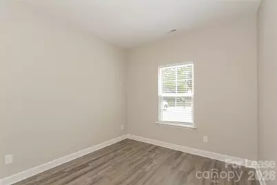 1300 W Walnut Avenue, Gastonia, NC 28052 - Photo 10