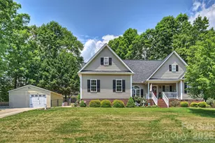 1302 Laurel Woods Dr, Gastonia, NC 28052 - Photo 2