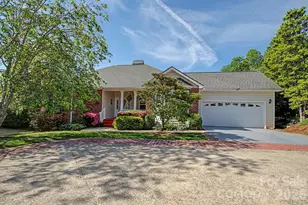 606 Carriage Commons Dr, Hendersonville, NC 28791 - Photo 4