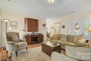 606 Carriage Commons Dr, Hendersonville, NC 28791 - Photo 8