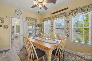 606 Carriage Commons Dr, Hendersonville, NC 28791 - Photo 16